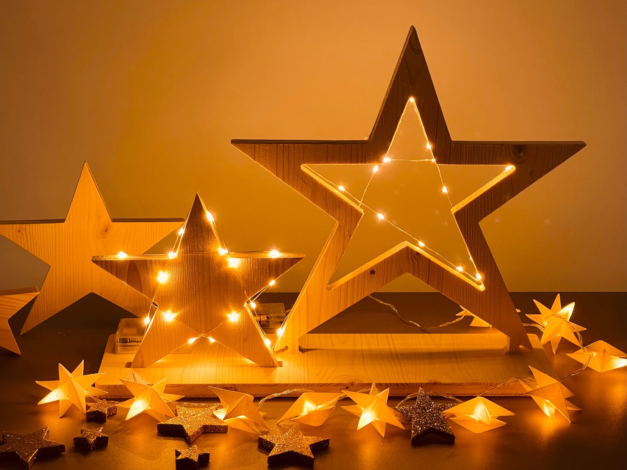 Weihnachtstern-Ensemble aus Holz mit LED Beleuchtung